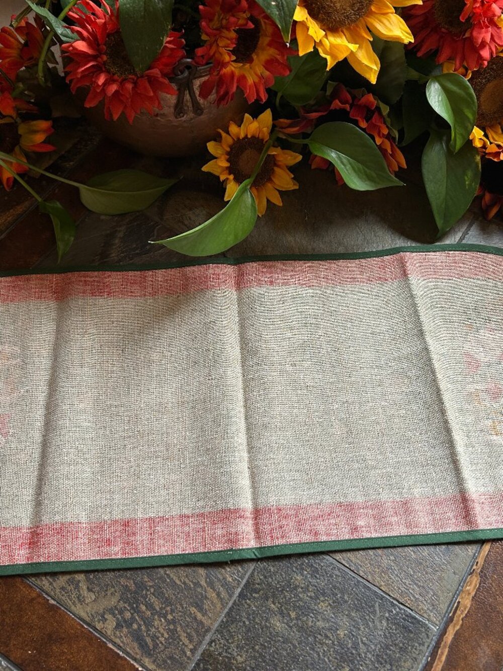 Vintage Austrian Christmas/Weihnacht Table Linens - Picture 15 of 16